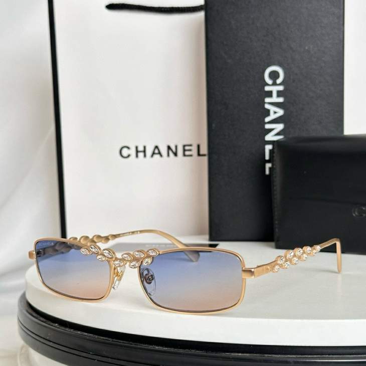 Picture of Chanel Sunglasses _SKUfw76721369fw